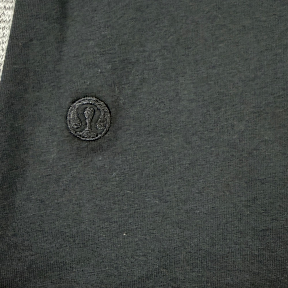 Lululemon Womens Black Long Sleeve Crew Neck Activewear Top Logo Relaxed Fit - Picture 6 of 8
